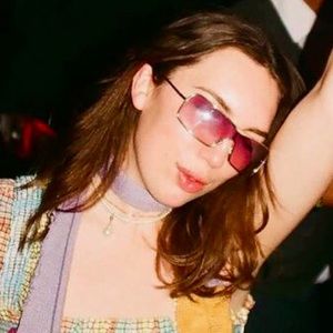 Meet your Posher, Isabelle riley